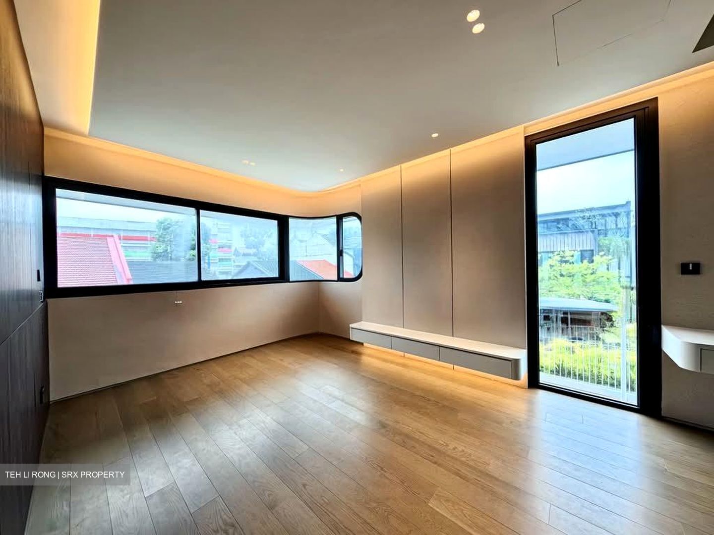 Opera Estate (D15), Terrace #559215801